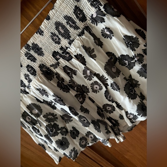 Paradise Found mini Skort NWOT ivory combo - Picture 2 of 6